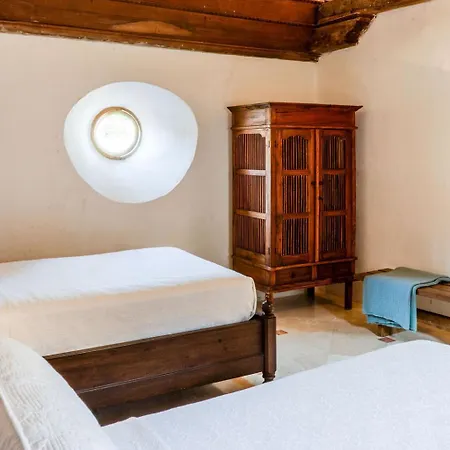Casa Trujillo Hotel *