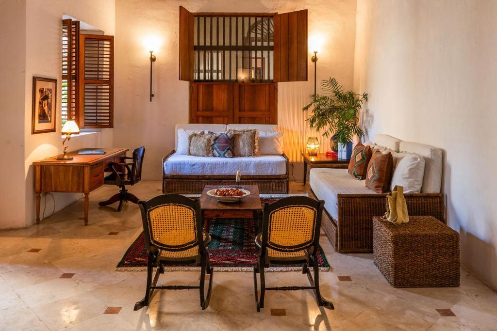 Casa Trujillo Hotel *